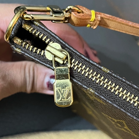 ‼️sold‼️Louis Vuitton Pochette Accessories - Picture 6 of 16
